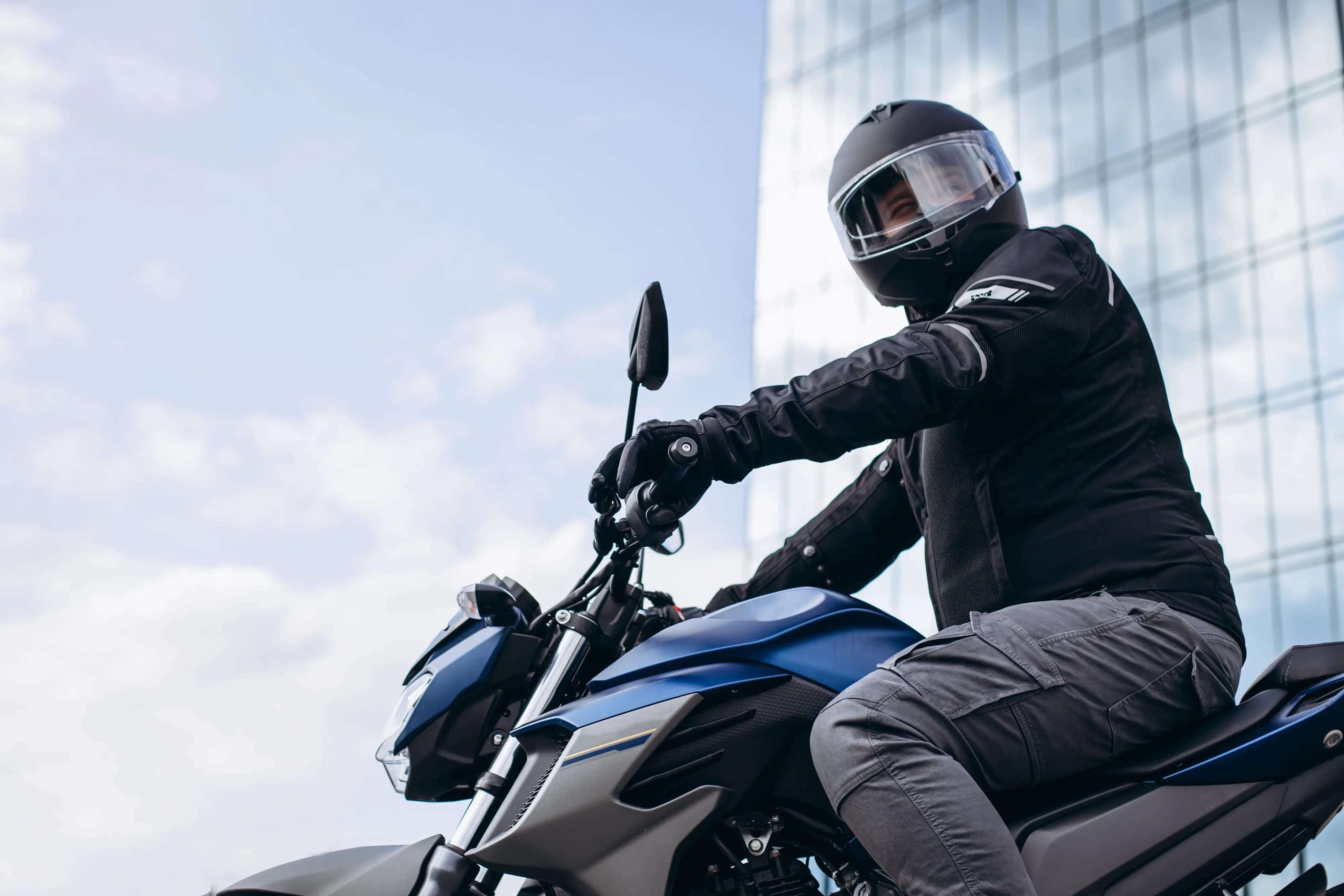AutoMotoPlus - Combien coûte l'assurance moto en Suisse ? (2026) AutoMotoPlus - Combien coûte l'assurance moto en Suisse ? (2026)